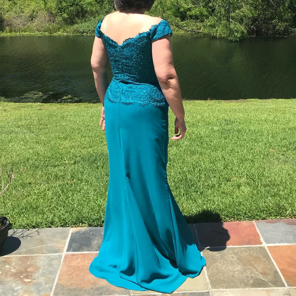 Montage by Mon Cheri, size 12, Teal, not altered, only tried on but never worn - Picture 4 of 4